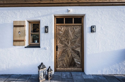 Reit im Winkl House | Luxus Chalet bis 6 Personen, Küche, Esszimmer, Wohnzimmer, 3 Schlafzimmer, 3 Bäder, Tiefgarage, Pool