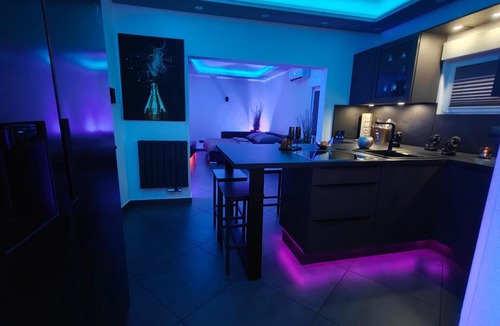 Bachviertel Apartment | Luxus Loft Whirlpool Designer Küche Bad