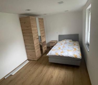 Oberkochen Apartment | Möblierte 50 m2 Einliegerwohnung zur Kurzzeitmiete in Oberkochen