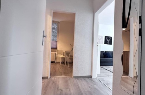 Herne Apartment | Möblierte Erdgeschoss-Wohnung mit Parkplatz in bester Lage des Stadtzentrums Herne, WLAN, Netflix- Super Autobahn-und ÖPNV-Anbindung