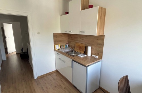 Hamm Apartment | Möbliertes Apartment mit Offener Wohnküche, Schafzimmer und Bad in Hamm Mark