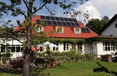 Munchen District House | München- Pullach, Wohnen im Grünen