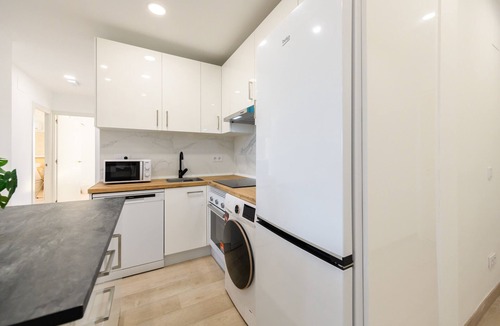 Castillejos Apartment | M (ABR1710B) Spacious Luxury 2 Bedroom Apartment