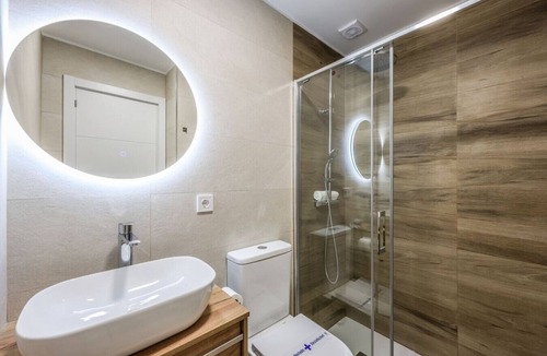 San Diego Apartment | Madrid Stay | Double Room near Atocha