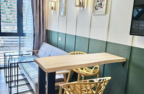 Las Acacias Apartment | Madrid Urban Comfort