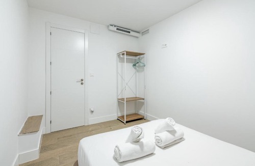 Ciudad Lineal Apartment | Madrid Ventas II, 6 dormitorios para 12 personas