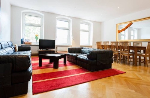 Moabit Apartment | Maisonette Mirror-Apartment