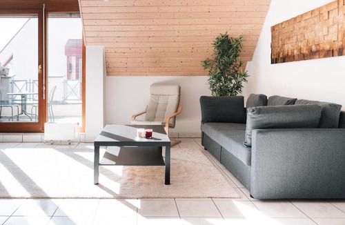Bernhausen Apartment | Maisonette-Wohnung Airport Messe Stuttgart - Balkon - Parkplatz - Waschmaschine