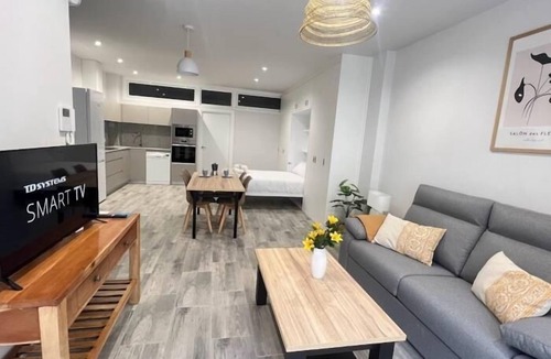 Logrono Apartment | Manzanera Azul LIVING COLOURS