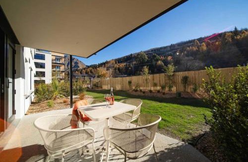 Arthur's Point Apartment | Mara Apartment at the base of Coronet Peak