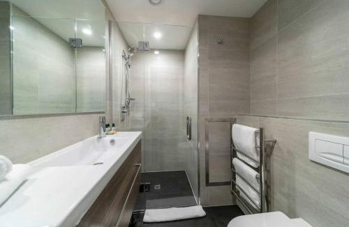 Arthur's Point Apartment | Mara Apartment at the base of Coronet Peak