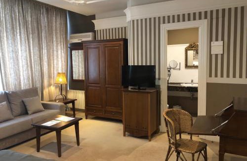 Comillas City Center Hotel | Marina de Campios