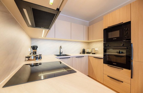 Leipziger Vorstadt Apartment | Marina Garden 1-bedroom on the Elbe River -65qm -built-in ceiling cooling system