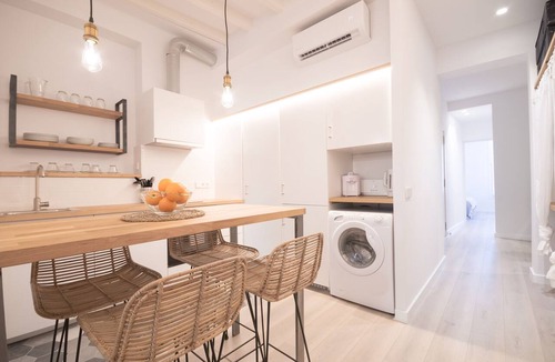 La Llotja-Born Apartment | Marsuites 3 - Palace and Cathedral View (Third floor)