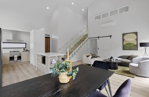Kawarau Falls House | Marvellous on Muster-family home