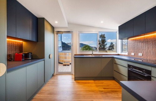 Fernhill House | Matau Crest - Luxury Retreat