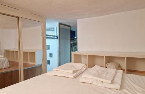 Ibiza Apartment | Menéndez Pelayo, loft junto al Retiro
