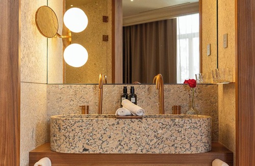 Golden Triangle of Art Hotel | Mercer Madrid