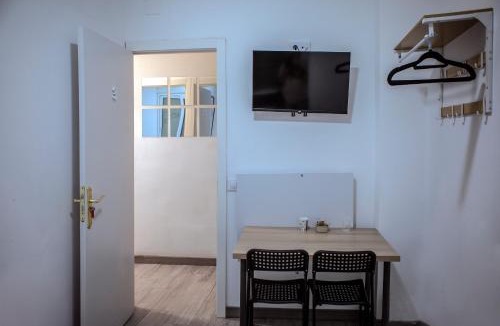 San Blas-Canillejas House | Metropolitano Guesthouse