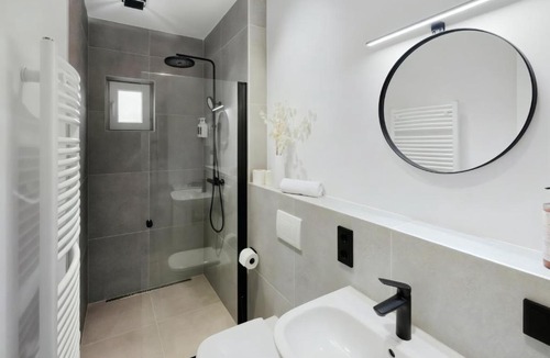 Herne Apartment | MILPAU Herne1 - Zentrales, modernes Design-Apartment - Smart TV, Nespresso für 4 Personen