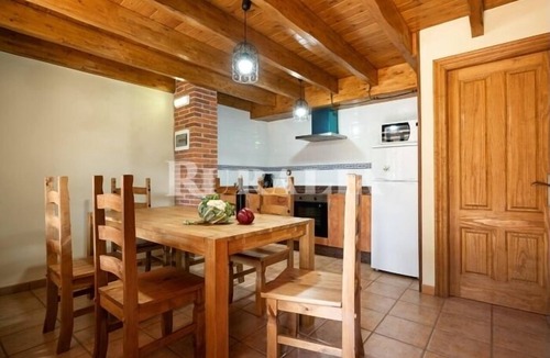 La Portilla House | Mirando al Cuera (Green) - apartment with pool in Piedra (Llanes)