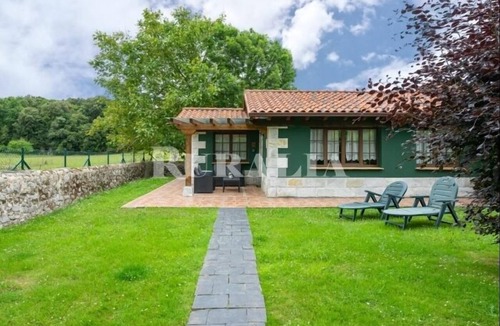 La Portilla House | Mirando al Cuera (Green) - apartment with pool in Piedra (Llanes)
