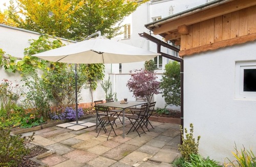 City Centre Regensburg Apartment | Mitten im Zentrum! Feriendomizil mit Garten und WLAN