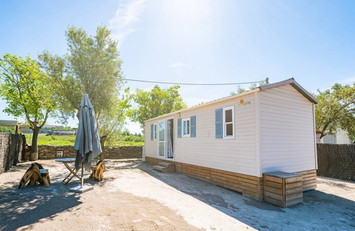 Tirig RV Rental | Mobile Home '241' with Mountain View, Wi-Fi and Air Conditioning