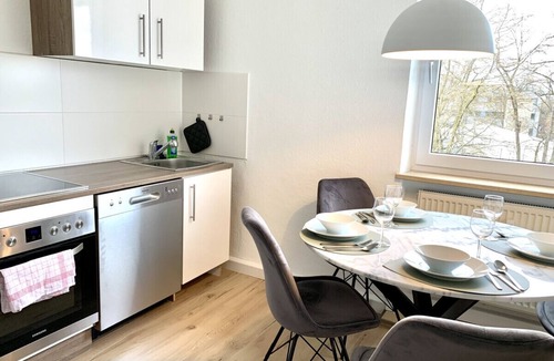 Haunstetten-Nord Apartment | Modern 2-Bedroom Apartment Near Messe | 2-4 Guests