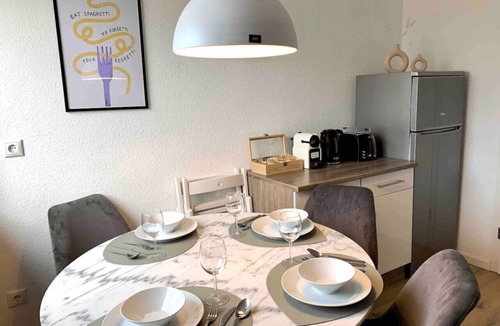 Haunstetten-Nord Apartment | Modern 2-Bedroom Apartment Near Messe | 2-4 Guests
