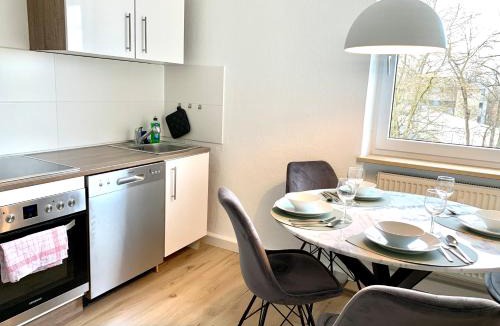 Haunstetten-Nord Apartment | Modern 2-Bedroom Apartment Near Messe 2-4 Guests