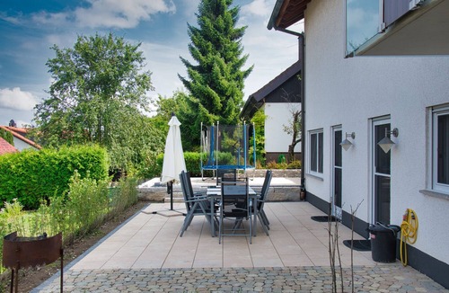 Muhlhausen Apartment | Modern 2 room apartment, about 70 square meters with terrace and garden, WiFi