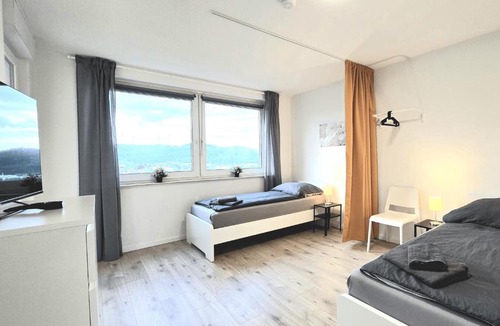 Hagen-Hohenlimburg Apartment | Modern 3-Room Apartment with Balcony & Free Parking & Free Wi-Fi in Hagen - HA03