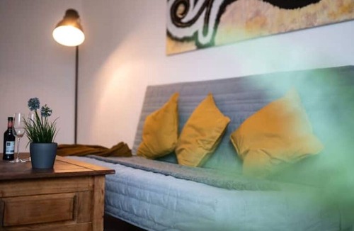 Buer Apartment | Modern 65 sqm art apartment for up to 6 guests