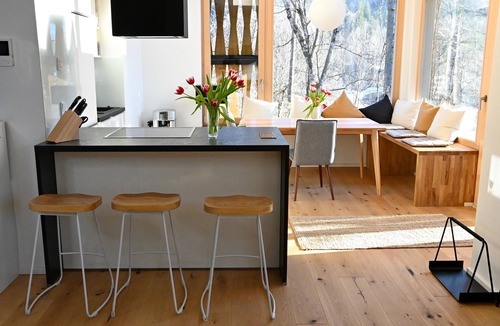 Garmisch-Partenkirchen Apartment | Modern apartment #1 with private sauna and bathtub