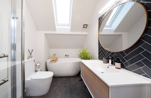 Fernhill Apartment | Modern and Convenient apartment in Fernhill