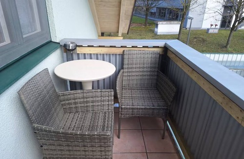 Munchen District Apartment | Modern and cozy: 3-room apartment in Unterschleißheim-Lohhof near Munich