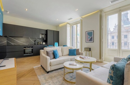 Palacio Apartment | Modern and Luminous Flat in Central District