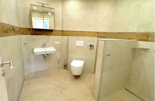 Bernau am Chiemsee Apartment | Modern apartment with balcony between Chiemsee and Kampenwand