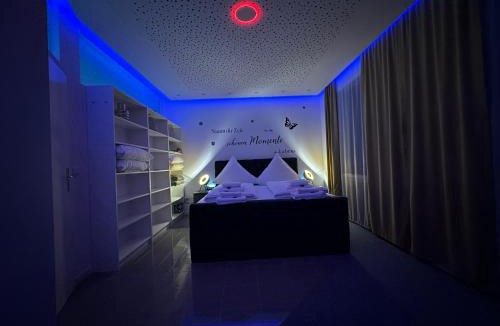 Neuburg Apartment | Modern Apartments Neuburg U - TOP - 2 Zimmer, Komfort, Zentrum, Wi-Fi, Smart TV, Stellplatz, Küche