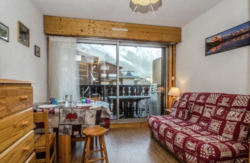 Chamonix City Centre Apartment | Modern Apartment in Chamonix Mont Blanc with Large Terrace