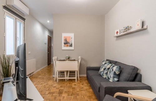 Arganzuela Apartment | Modern apartment -3 Bedrooms 1 Bathroom - Delicias