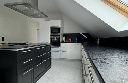 Rieneck Apartment | Modern apartment close to the forest and city