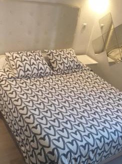 Almenara Apartment | Modern Apartment Madrid Near Bernabéu