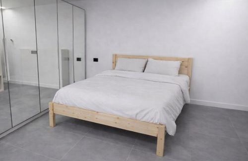 Timon Apartment | Modern Apartment near Madrid Airport Barajas