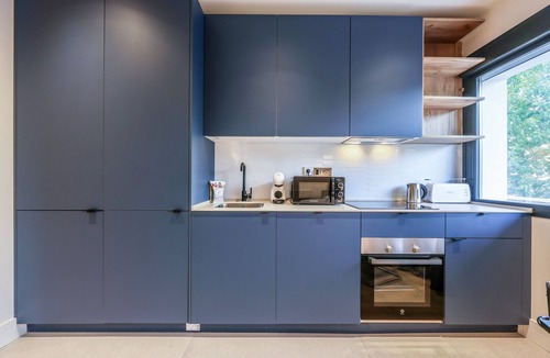 Puerta del Angel Apartment | Modern apartment near the Royal Palace 05
