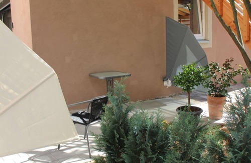 Burgbernheim Apartment | Modern apartment with terrace and use of sauna