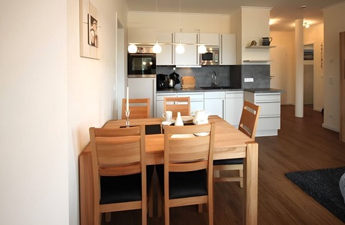 Boergerende-Rethwisch Apartment | Modern apartment with balcony, restricted sea view and parking in Börgerende