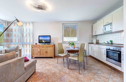 Ueckeritz Apartment | Modern apartment with balcony - only 800 m to the beach