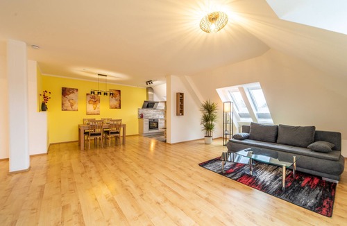 Coburg Apartment | Modern attic apartment for up to 6 people - Parking space - Washing machine